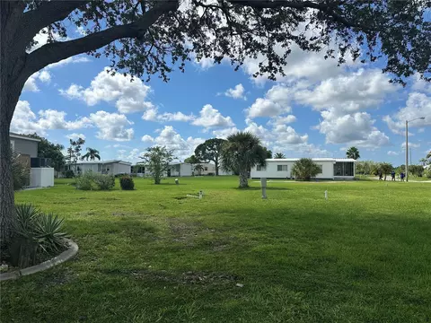 709 Fairmount Dr, North Port, FL 34287