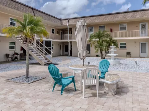 537 Manatee Ct #203, Venice, FL 34285