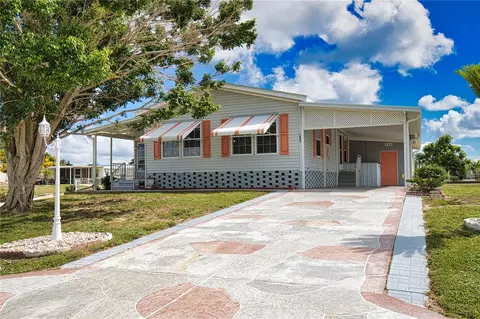 1555 Sanderling Dr, Englewood, FL 34224