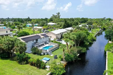 6 Cove Ln, Englewood, FL 34223