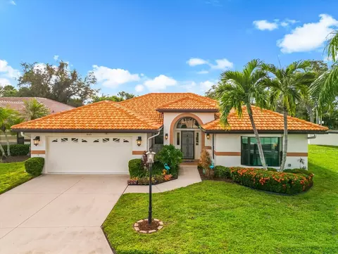 1905 Tradewinds Cir, Venice, FL 34293