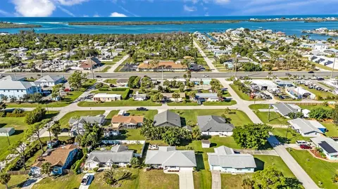 2810 9th St, Englewood, FL 34224