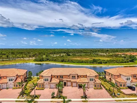 10213 Staggerbush Dr #202, Venice, FL 34293