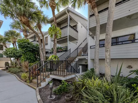 1555 Tarpon Center Dr #255, Venice, FL 34285