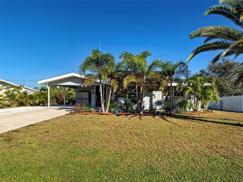 42 E Wentworth St, Englewood, FL 34223