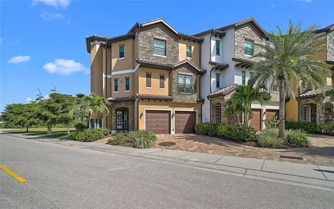 Exterior - 205 E Venice Ave, Venice, FL 34285 photo 18 of 21