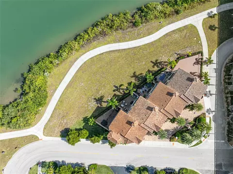 View/Area - 205 E Venice Ave, Venice, FL 34285 photo 4 of 10