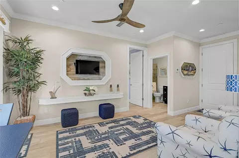 Living - 205 E Venice Ave, Venice, FL 34285 photo 2 of 7