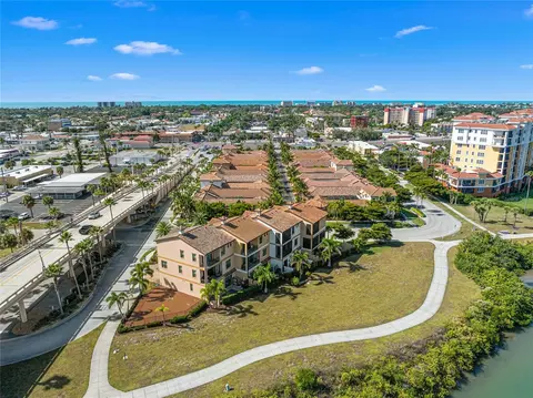 View/Area - 205 E Venice Ave, Venice, FL 34285 photo 8 of 10