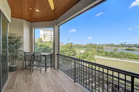 Exterior - 205 E Venice Ave, Venice, FL 34285 photo 5 of 21