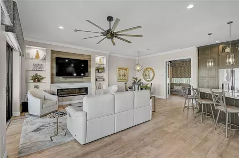 Living - 205 E Venice Ave, Venice, FL 34285 photo 3 of 7