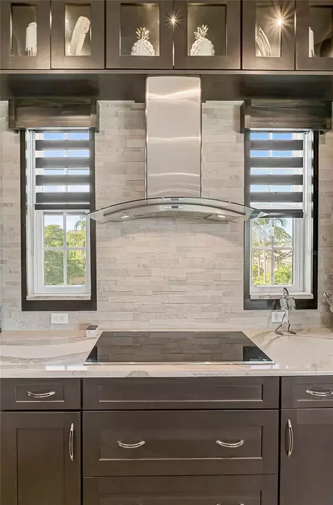 Kitchen - 205 E Venice Ave, Venice, FL 34285 photo 5 of 6