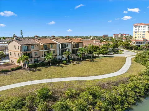 View/Area - 205 E Venice Ave, Venice, FL 34285 photo 6 of 10