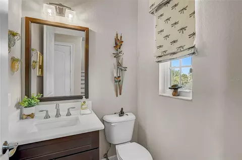 Bath - 205 E Venice Ave, Venice, FL 34285 photo 2 of 13