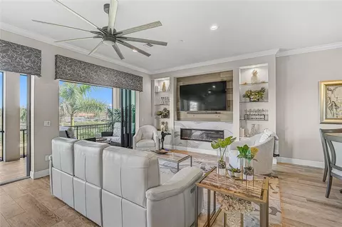 Living - 205 E Venice Ave, Venice, FL 34285 photo 6 of 7