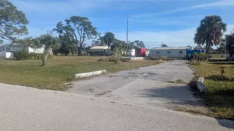 2045 Willow Ave, Englewood, FL 34224