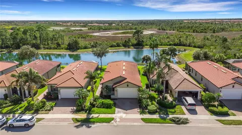 10417 Crooked Creek Dr, Venice, FL 34293