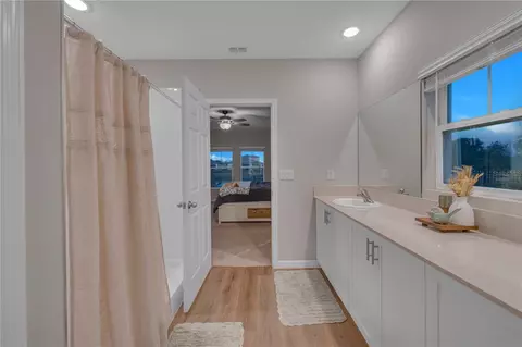 Bath - 12710 Hysmith Loop, Parrish, FL 34219 photo 1 of 4