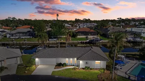 4 Casa Rio Dr #4, Englewood, FL 34223