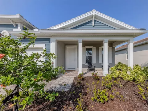 Exterior - 20285 Symphony Pl, Venice, FL 34293 photo 7 of 13