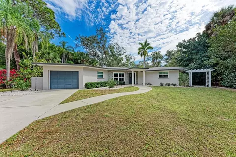 2132 Hyde Park Cir, Sarasota, FL 34239