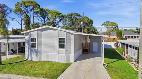 571 Oriental Poppy Dr, Venice, FL 34293