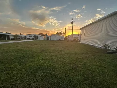 218 Wolverine Ave, North Port, FL 34287