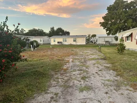 702 Fairmount Dr, North Port, FL 34287