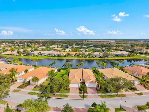 13222 Huerta St, Venice, FL 34293