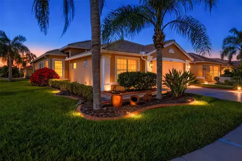 15767 Crystal Waters Dr, Wimauma, FL 33598