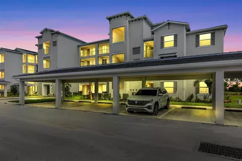 12320 Wellen Golf St #204, Venice, FL 34293