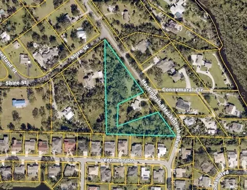 Macintosh Boulevard, Nokomis, FL 34275