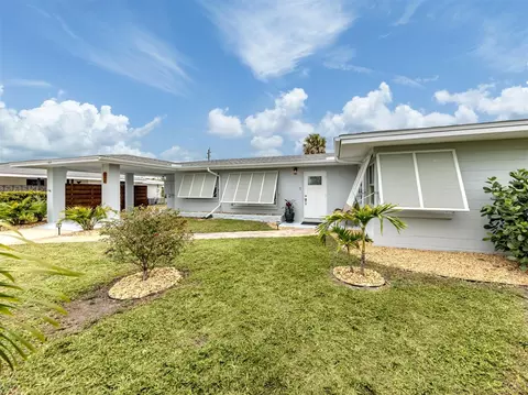 825 Nokomis Ave S, Venice, FL 34285