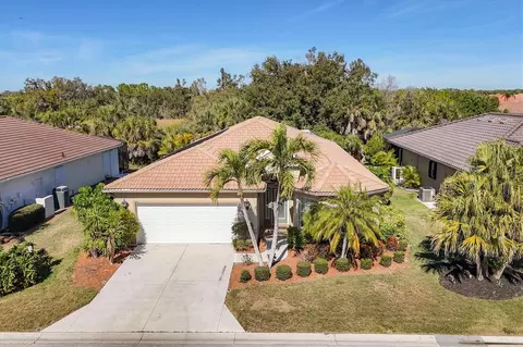 407 Pinewood Lake Dr, Venice, FL 34285