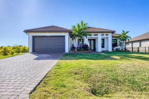 15504 Hennipen Cir, Port Charlotte, FL 33981