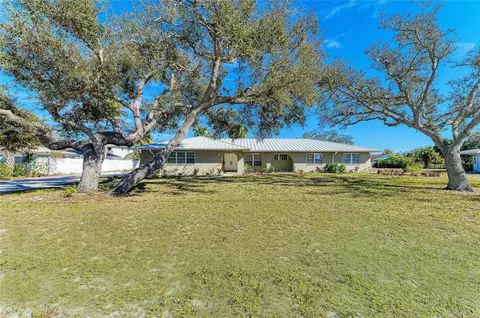 612 Bayshore Rd, Nokomis, FL 34275