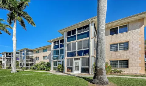 200 The Esplanade N #B2, Venice, FL 34285