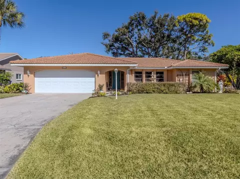 317 Monet Dr, Nokomis, FL 34275