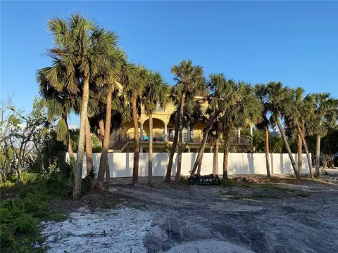 61 Palm Dr, Placida, FL 33946