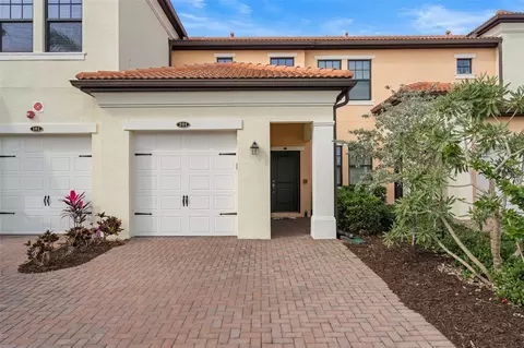 10058 Crooked Creek Dr #201, Venice, FL 34293