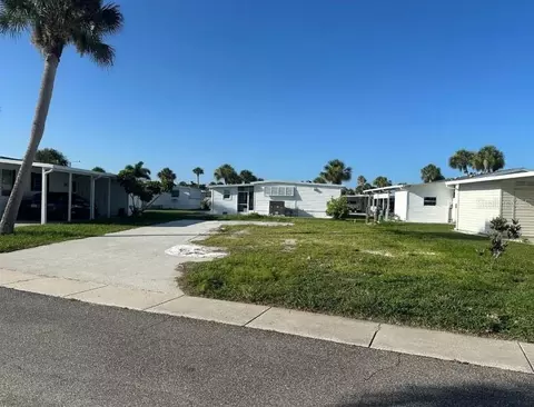 670 Delphinium Dr, Venice, FL 34293