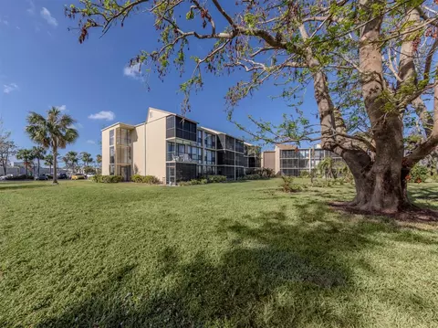 618 Bird Bay Dr S #216, Venice, FL 34285