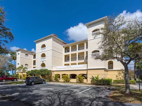 980 Cooper St #302, Venice, FL 34285