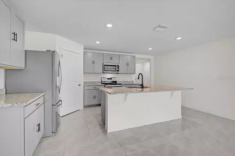 Kitchen - 17319 Wheatberry Blvd, Parrish, FL 34219 photo 4 of 4