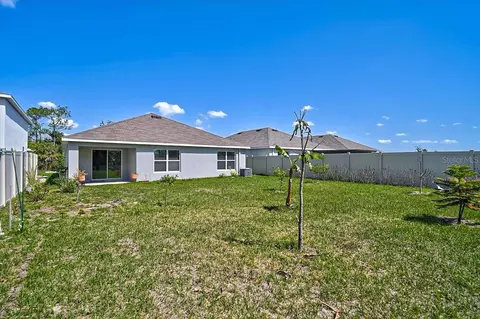 Exterior - 17319 Wheatberry Blvd, Parrish, FL 34219 photo 5 of 7