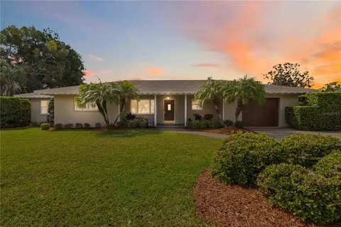 2068 Sunnyside Ln, Sarasota, FL 34239