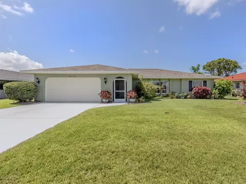 904 S Gondola Dr, Venice, FL 34293