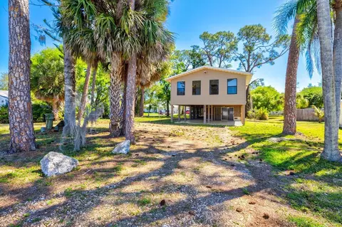 1312 Twin Lakes Ave, Nokomis, FL 34275