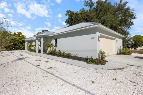 3525 Mcintosh Rd, Sarasota, FL 34232