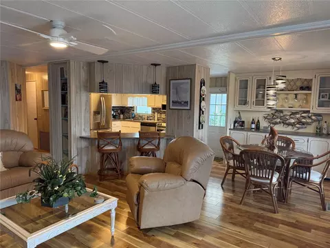 741 Iris Dr, Venice, FL 34293 photo 5